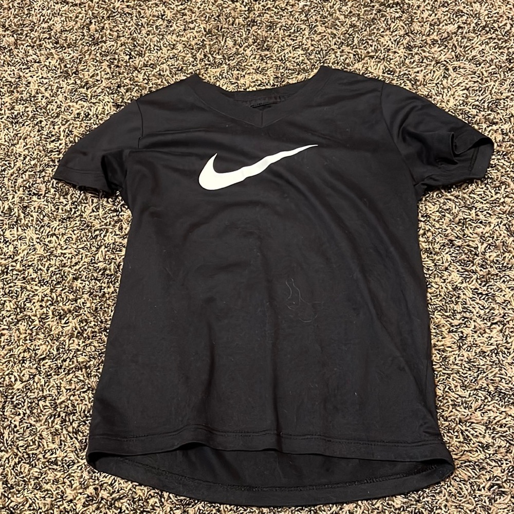 V neck, kids XS, Nike black sports shirt